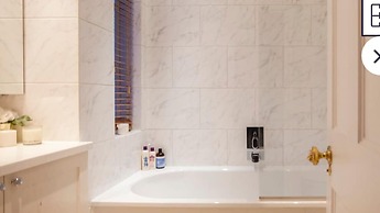 English Garden Apartment