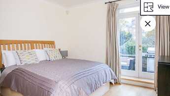 English Garden Apartment