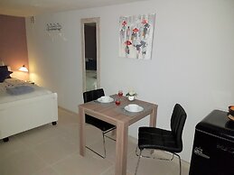 Studio Excellent 21