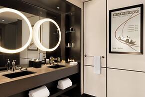 Fairmont The Queen Elizabeth Gold Experience