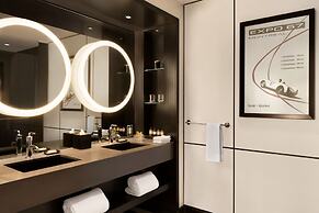 Fairmont The Queen Elizabeth Gold Experience