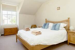 Pleasant 2-Storey City Apartment