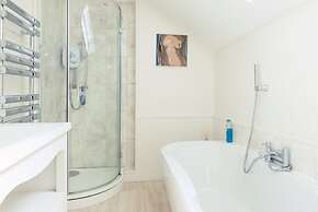 Pleasant 2-Storey City Apartment