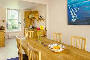 Pleasant 2-Storey City Apartment