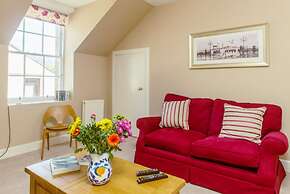 Pleasant 2-Storey City Apartment