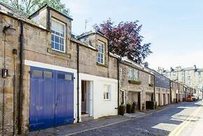 Pleasant 2-Storey City Apartment