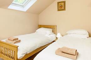 Pleasant 2-Storey City Apartment