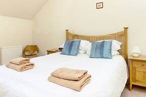 Pleasant 2-Storey City Apartment