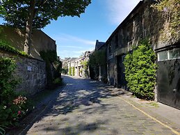 Central New Town Apartment