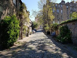 Central New Town Apartment