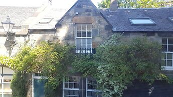 Central New Town Apartment