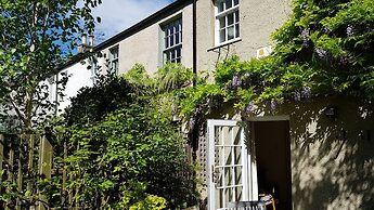 Central New Town Apartment