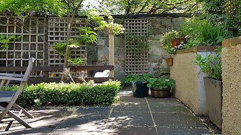 Central New Town Apartment