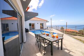 CalhetaScape by Our Madeira