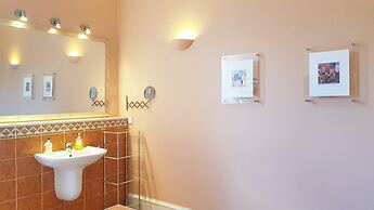 Luxury Central Old Town Suite Edinburgh