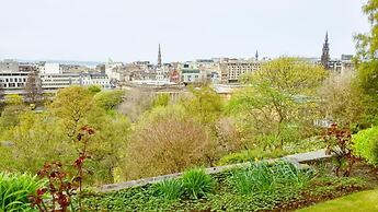 Grand Edinburgh Castlehill Apartment
