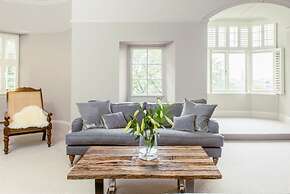 Grand Edinburgh Castlehill Apartment