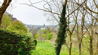 Grand Edinburgh Castlehill Apartment