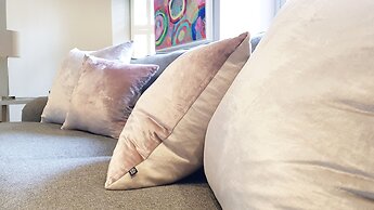 Grand Edinburgh Castlehill Apartment