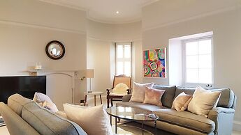 Grand Edinburgh Castlehill Apartment