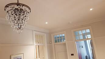 Grand Edinburgh Castlehill Apartment