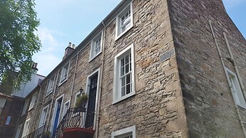 Grand Edinburgh Castlehill Apartment