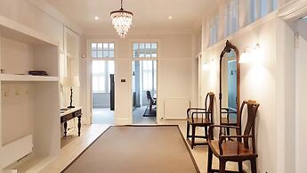 Grand Edinburgh Castlehill Apartment