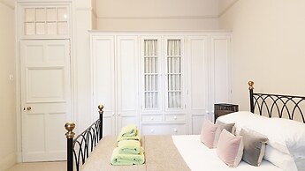 Grand Edinburgh Castlehill Apartment