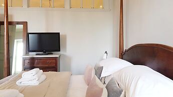 Grand Edinburgh Castlehill Apartment