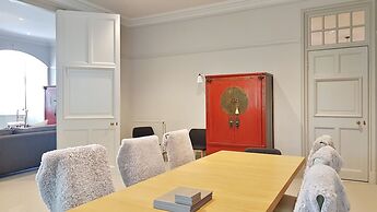 Grand Edinburgh Castlehill Apartment