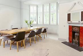 Grand Edinburgh Castlehill Apartment