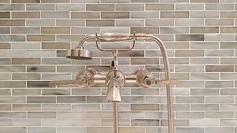 Grand Edinburgh Castlehill Apartment