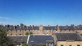 Classy Historic Edinburgh Apartment