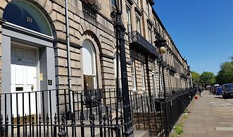 Classy Historic Edinburgh Apartment