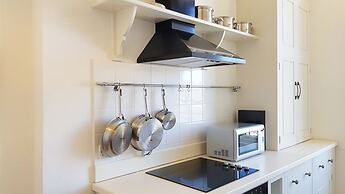 Classy Historic Edinburgh Apartment