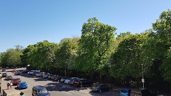 Classy Historic Edinburgh Apartment