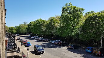 Classy Historic Edinburgh Apartment