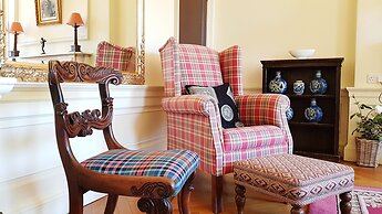 Classy Historic Edinburgh Apartment