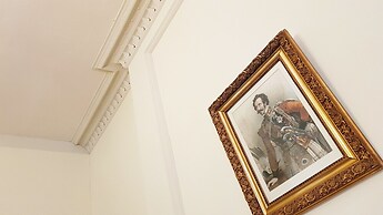 Classy Historic Edinburgh Apartment