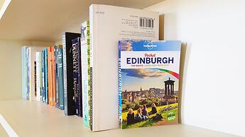 Classy Historic Edinburgh Apartment