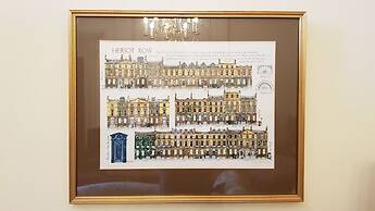 Classy Historic Edinburgh Apartment