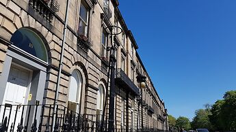 Classy Historic Edinburgh Apartment