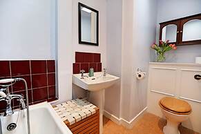 Wonderful Central Edinburgh Apartment