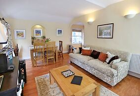 Wonderful Central Edinburgh Apartment