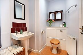 Wonderful Central Edinburgh Apartment