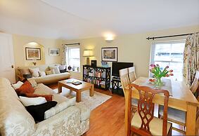 Wonderful Central Edinburgh Apartment