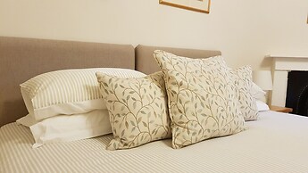 Authentic Central 3-Bedroom Apartment