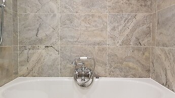 Authentic Central 3-Bedroom Apartment