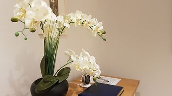 Authentic Central 3-Bedroom Apartment