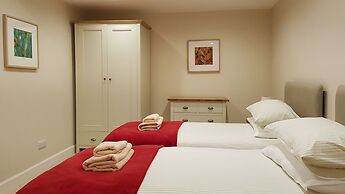 Authentic Central 3-Bedroom Apartment